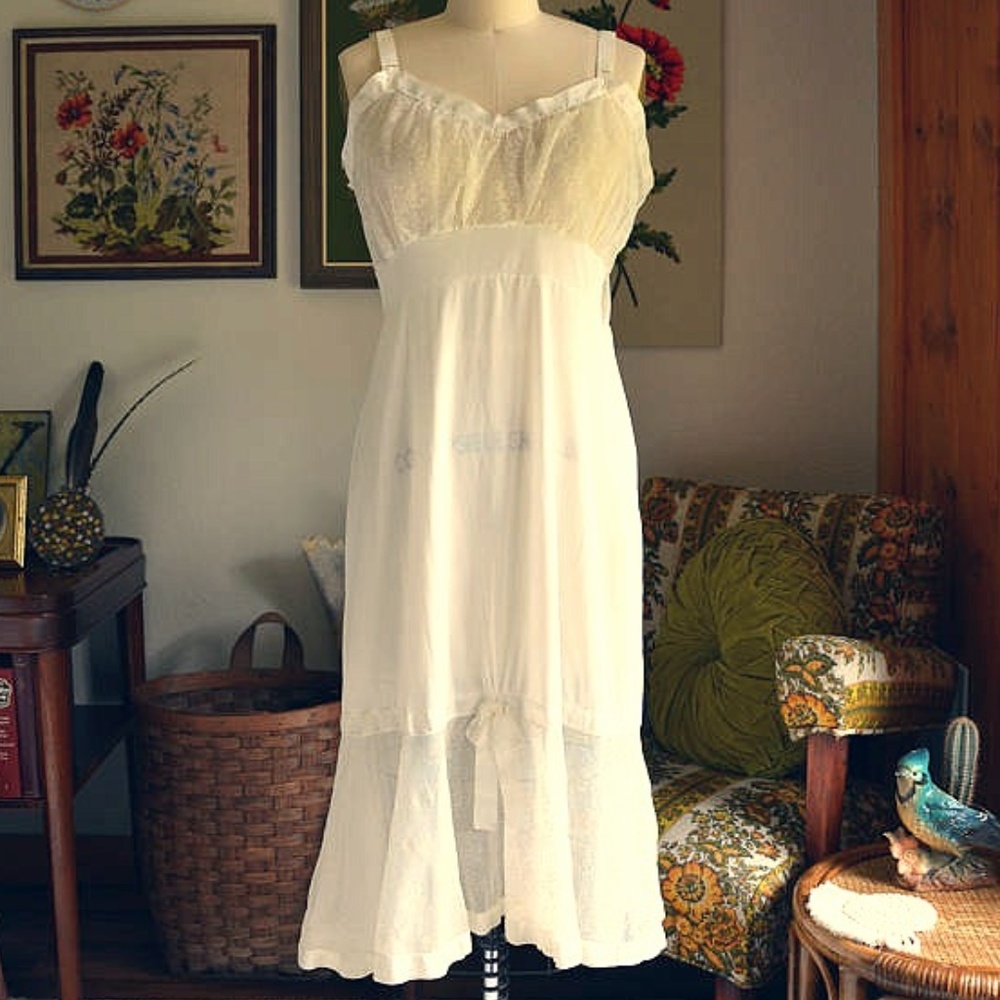Vintage Lingerie Nylon & Lace Full Slip BEAUTIFUL!